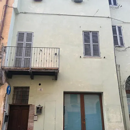 Mameli 27 Apartamento Spoleto